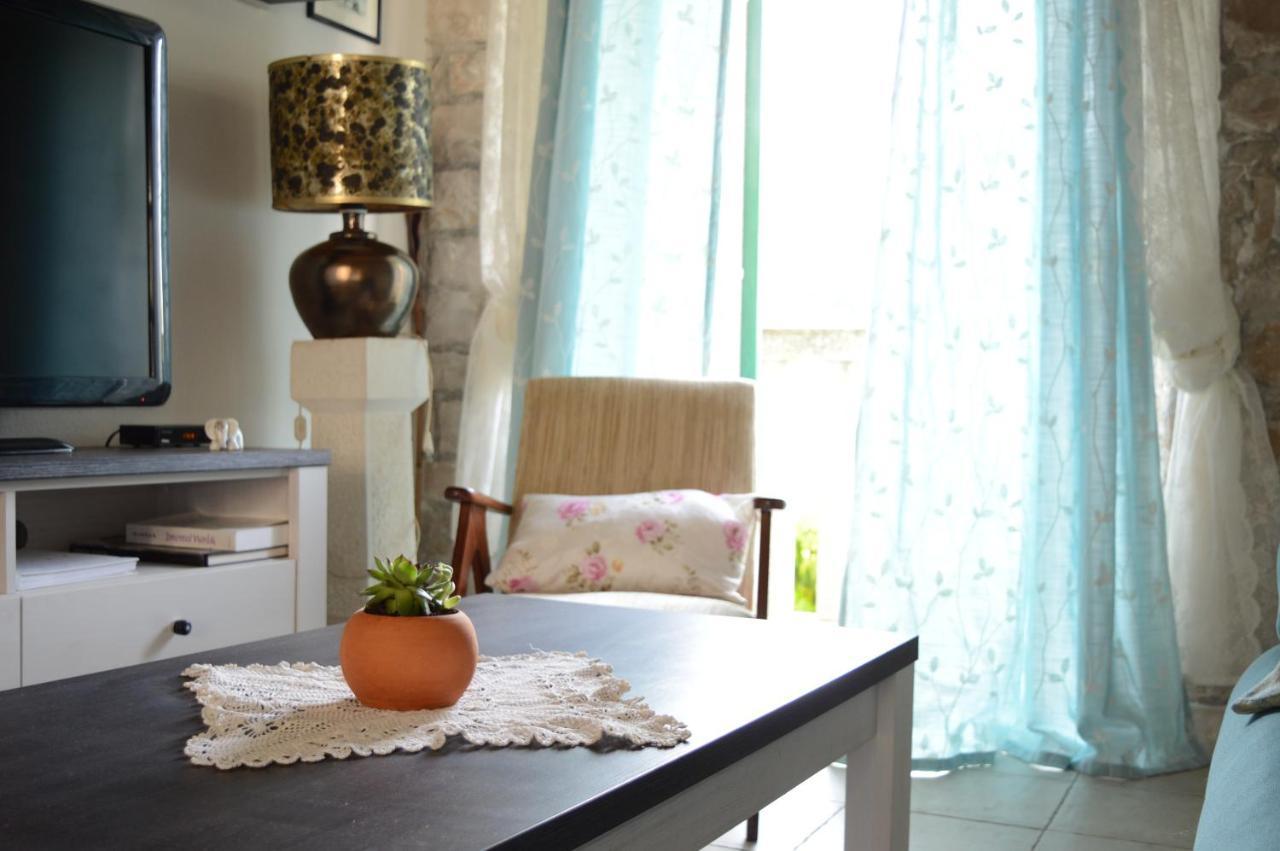 Visilo Stone House Villa Pucisca Bagian luar foto