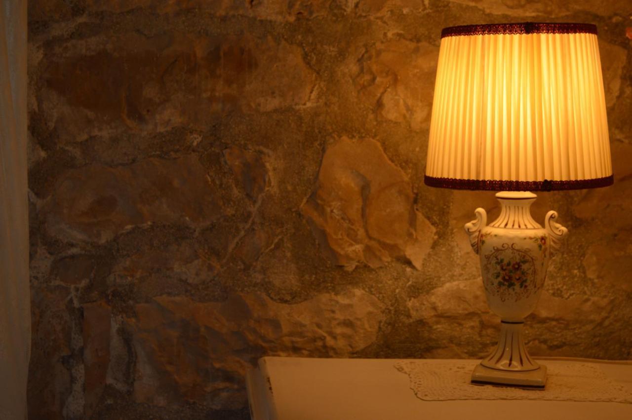 Visilo Stone House Villa Pucisca Bagian luar foto