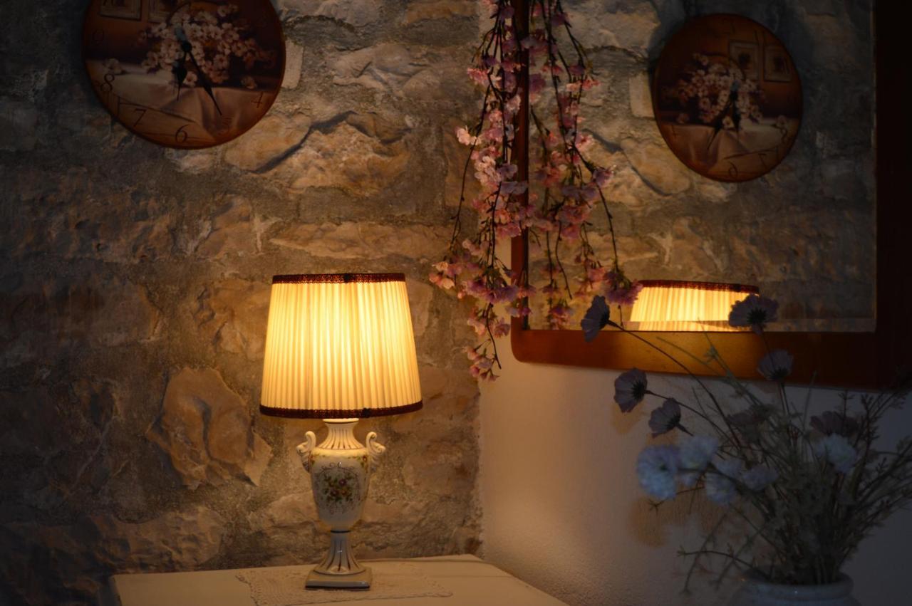 Visilo Stone House Villa Pucisca Bagian luar foto