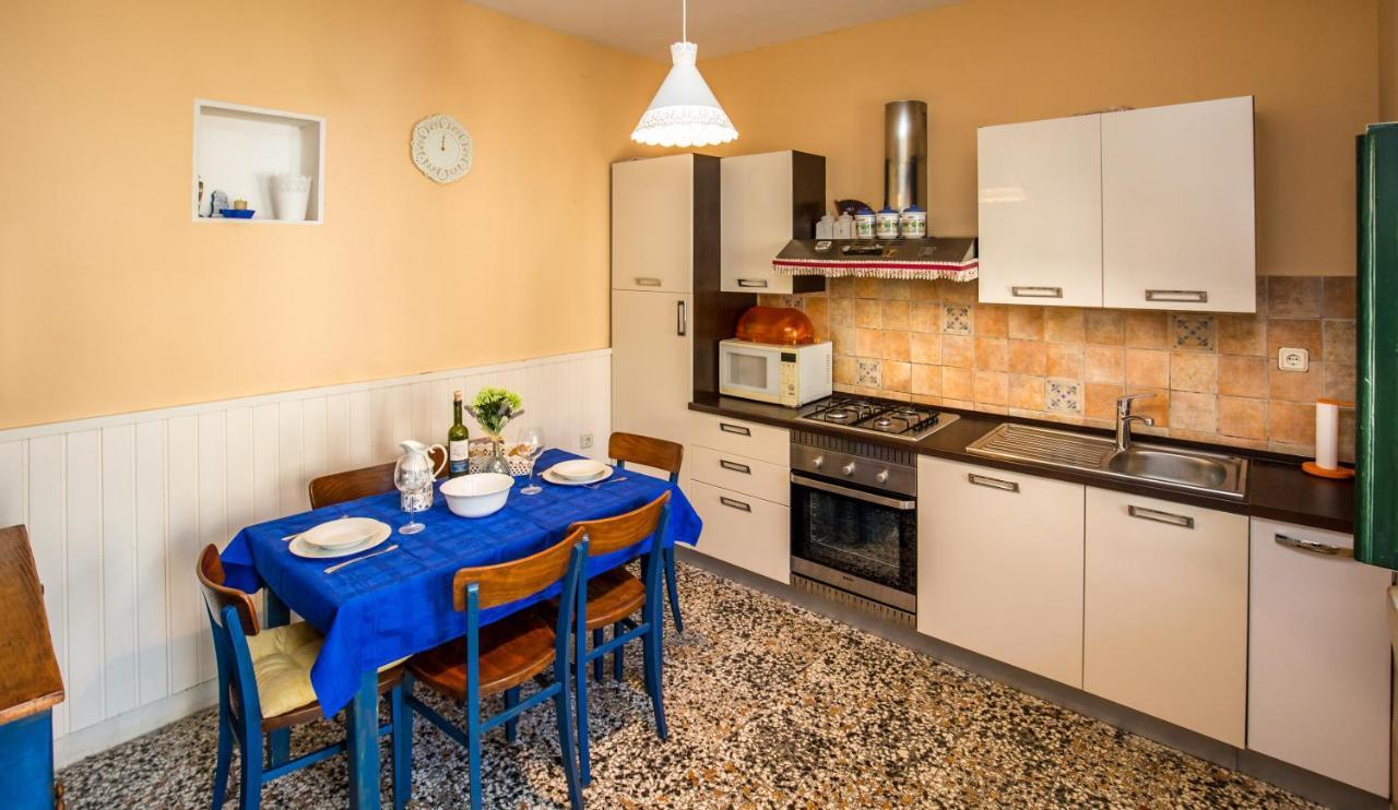 Visilo Stone House Villa Pucisca Bagian luar foto