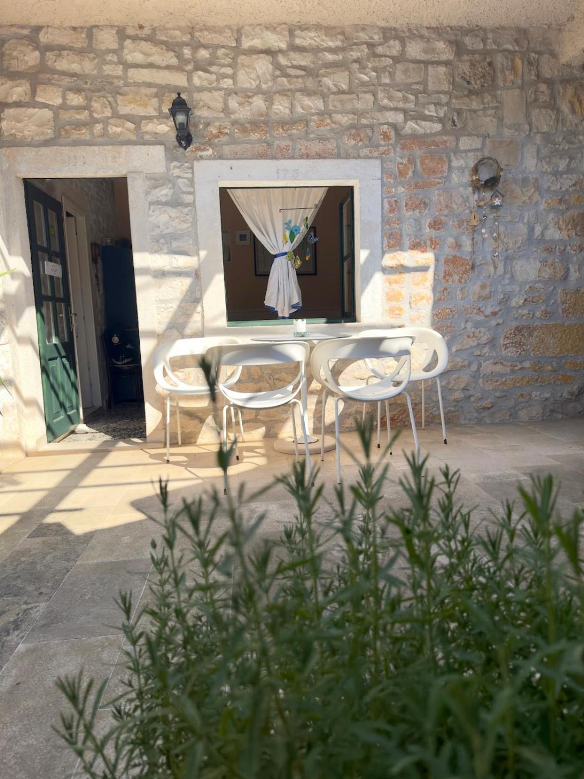Visilo Stone House Villa Pucisca Bagian luar foto