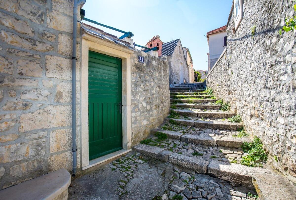 Visilo Stone House Villa Pucisca Bagian luar foto